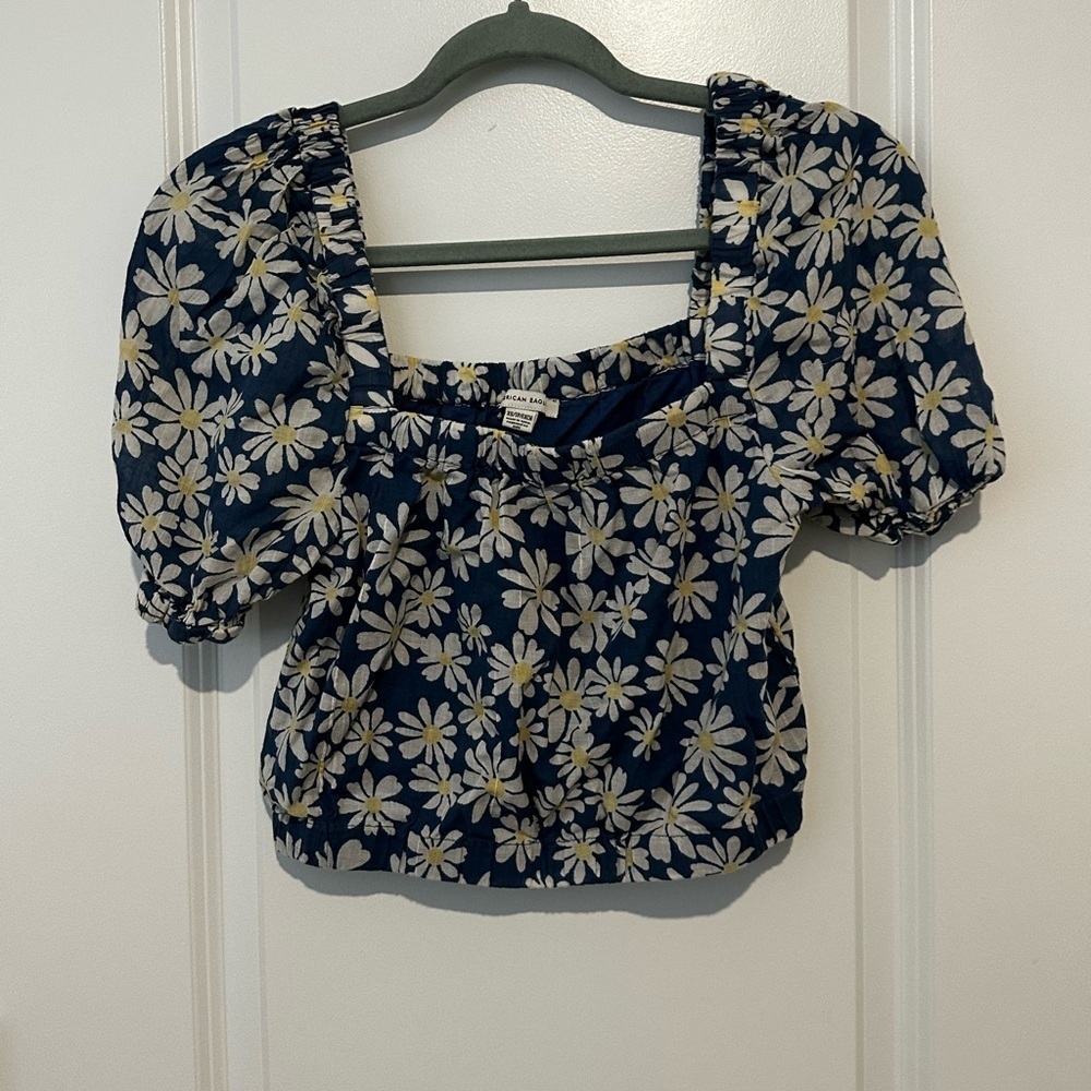 American Eagle Daisy Print Crop Top Blouse